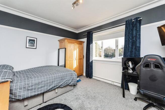 4 bed Detached for sale Image 11