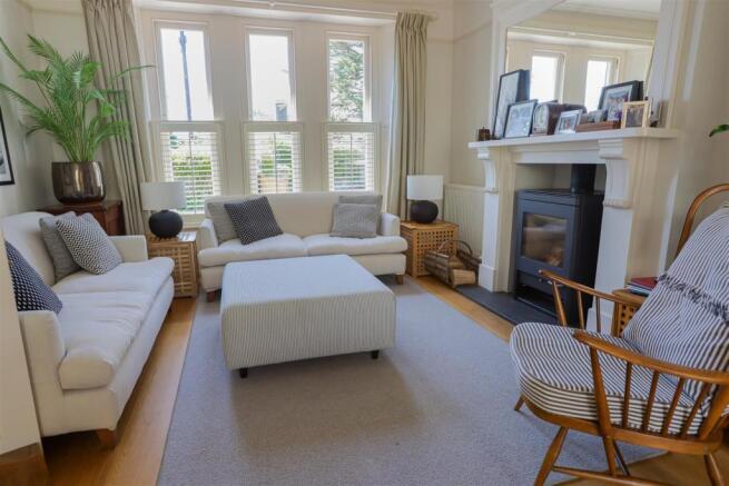 FAMILY ROOM/SECOND SITTING AREA