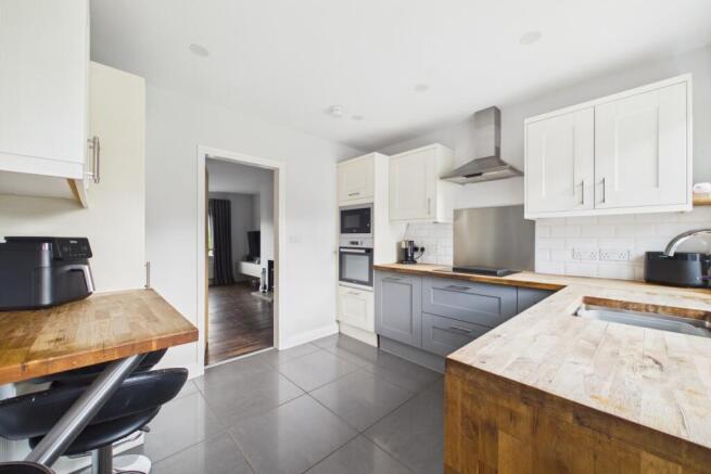 3 bed Detached Bungalow for sale Image 6