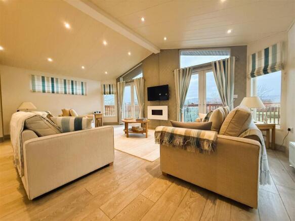 2 bed Park Home for sale Image 5