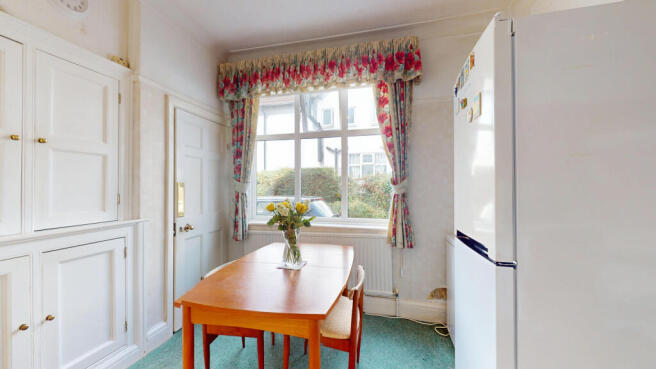 4 bed Semi-Detached for sale Image 11
