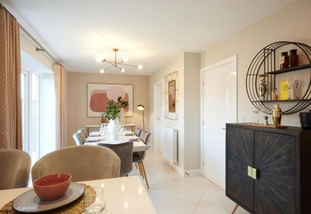 4 bed Detached for sale Image 8