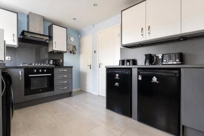 3 bed Semi-Detached for sale Image 4
