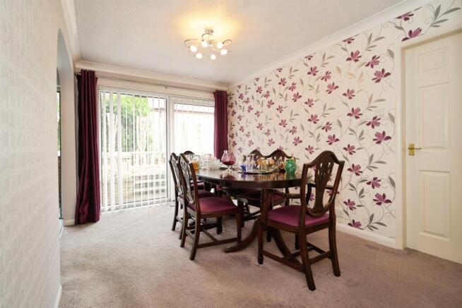 4 bed Detached Bungalow for sale Image 7