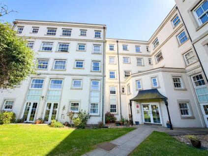 Marine Parade West, Clacton-on-Sea, Essex, CO15 1LD