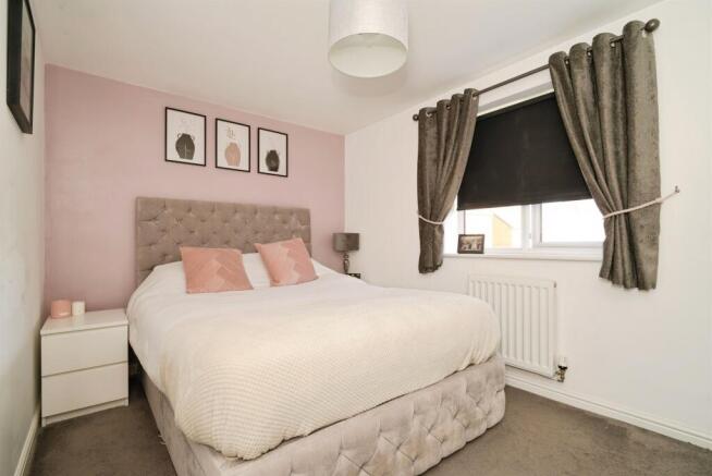 2 bed Terraced for sale Image 7