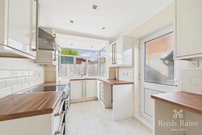 3 bed Semi-Detached for sale Image 5