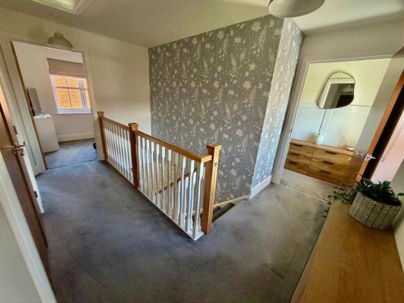 4 bed Detached for sale Image 9