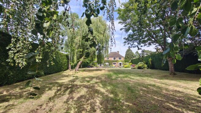 Fulmer, Buckinghamshire SL0 photo 4
