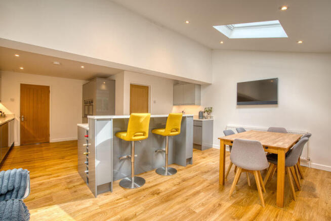 Kitchen/Breakfast/Family room