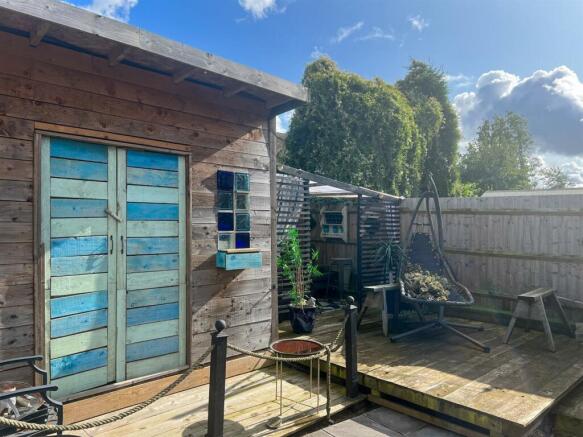 SUMMER HOUSE