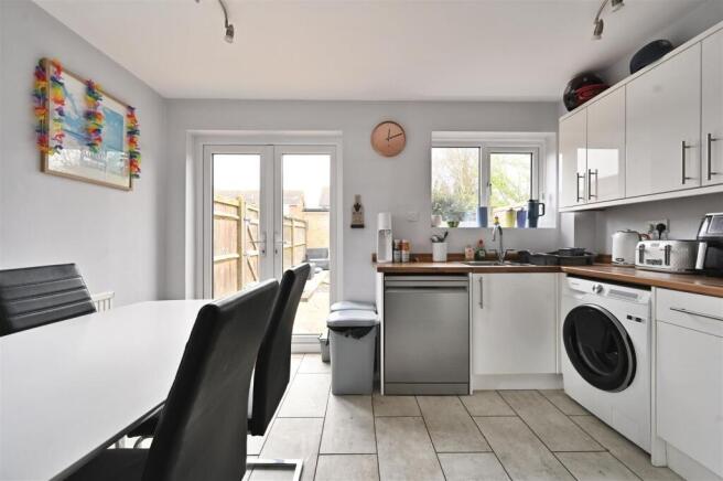 50-Ashdown-Road-tn401sf (12).jpg