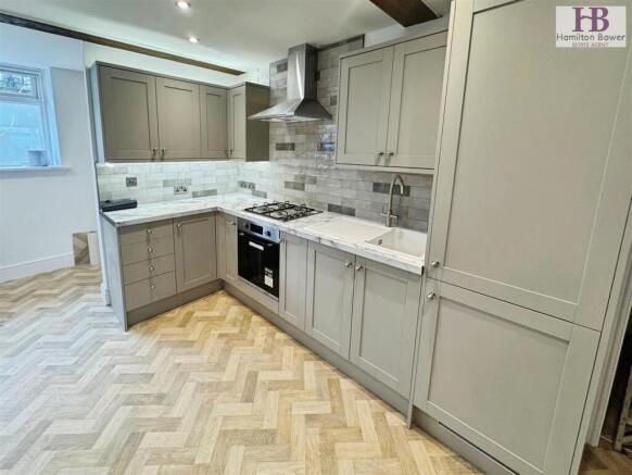 2 bed Apartment to rent Image 4