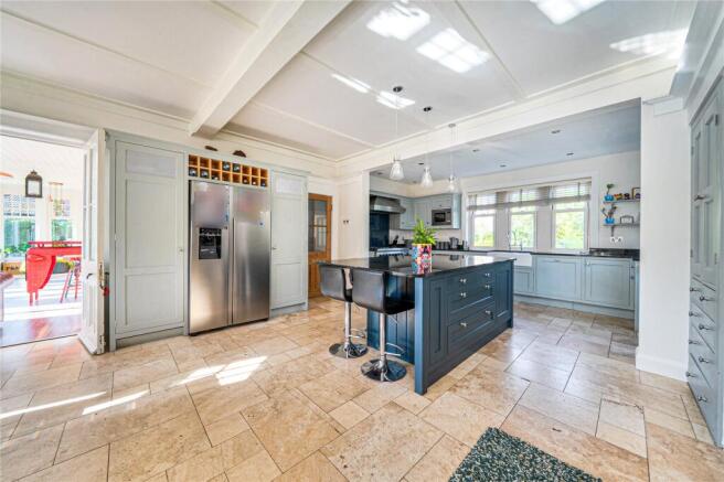 4 bed Detached for sale Image 7