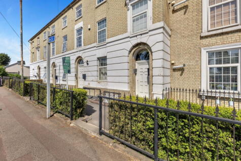 Kneesworth Street, Royston, SG8