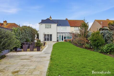 Hartland Road, Hornchurch, RM12