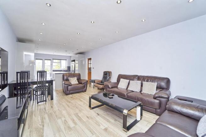 Lounge/Dining Room