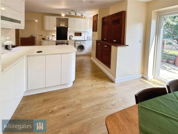 2 bed Bungalow for sale Image 4