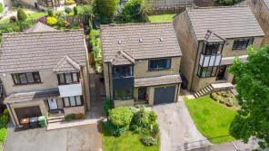 35, Woodchurch View, Thongsbridge, Holmfirth HD9 7RX