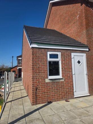 6 bed Detached for sale Image 6