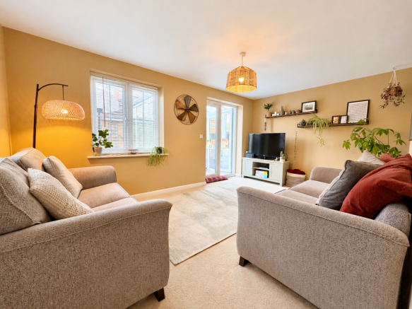 Mossley Place, Penistone, Sheffield, S36 6FH photo 2