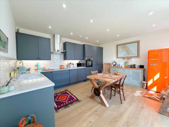 3 bed House for sale Image 7