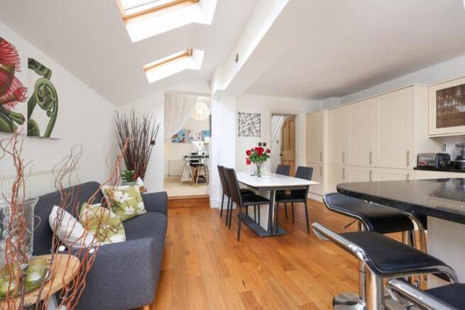 Kitchen/dining/family room