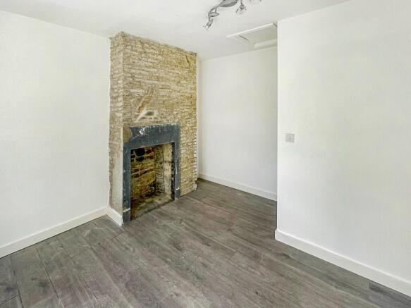 2 bed Detached for sale Image 11