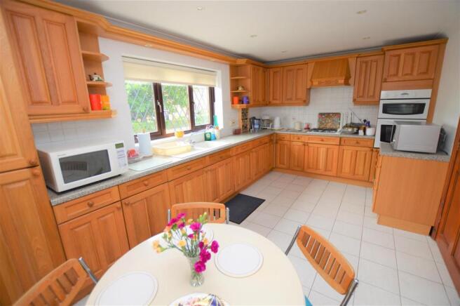 Kitchen/Breakfast Room