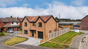 18, Oakhead, Leigh WN7 3EE