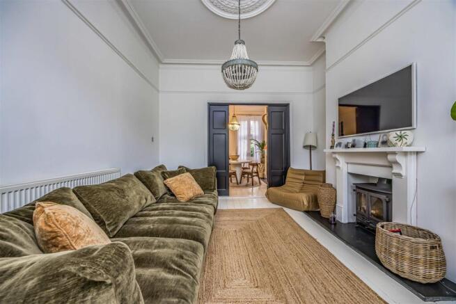 106 Saint Andrews Road, Southsea-Small-PorticoMark