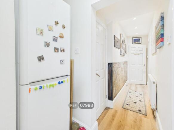 2 bed Terraced to rent Image 9