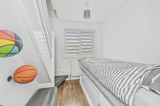 3 bed Semi-Detached for sale Image 11