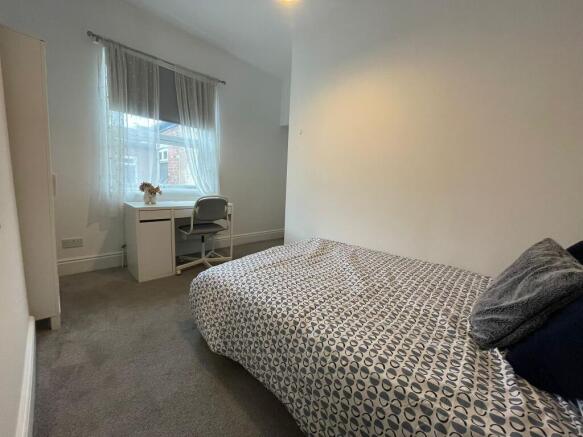 1 bed House Share to rent Image 6