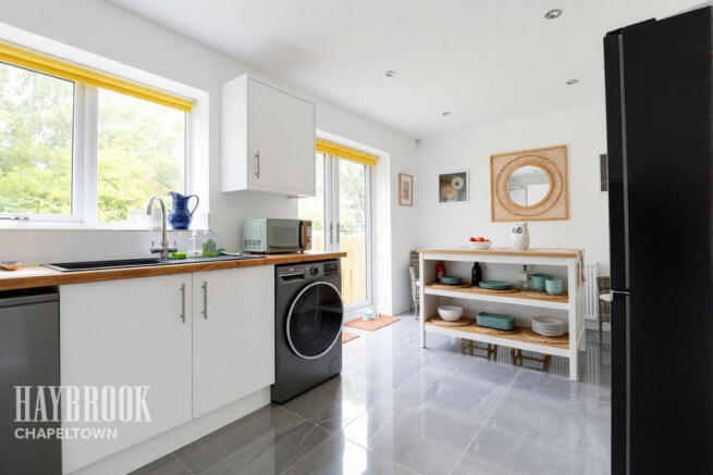 4 bed Town House for sale Image 7