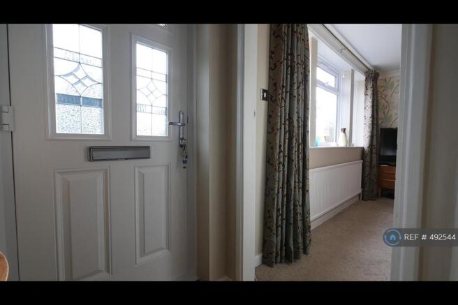 Entrance Hallway / Lounge