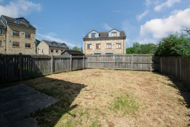3 bed Semi-Detached to rent Image 9