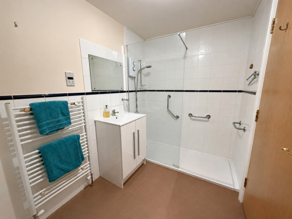 1 bed Flat for sale Image 7