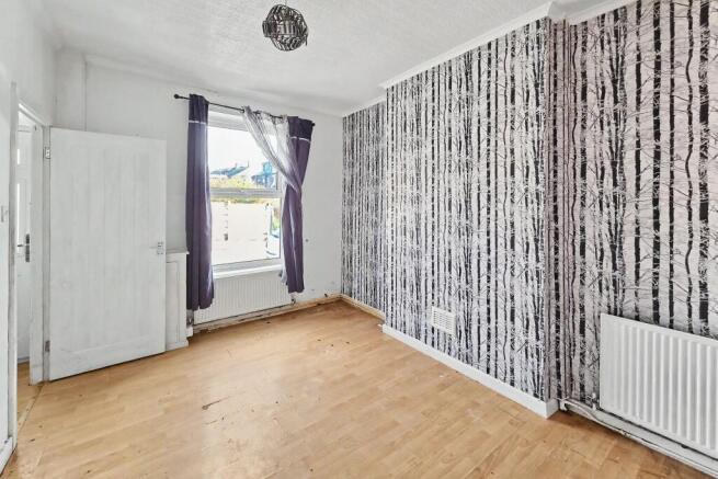 12 Mayall Street East, Oldham, OL4 3EN