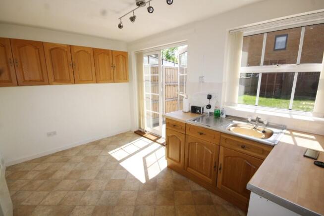 Kitchen / Dining 