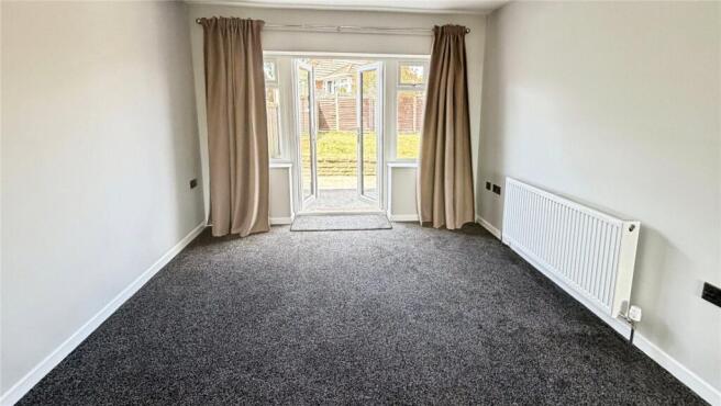 3 bed Semi-Detached to rent Image 6