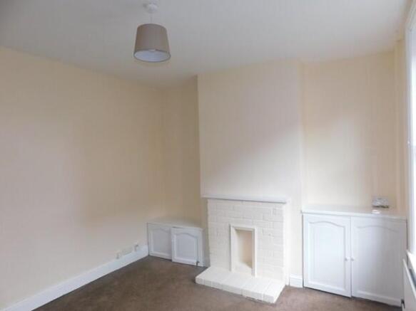 84 Queen Street Living Room