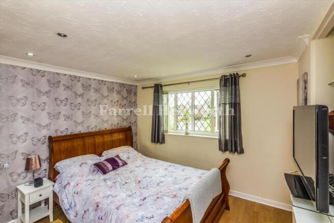 Bedroom 2 image 3