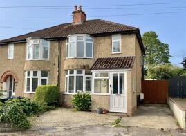 9, Chestnut Road, Chippenham SN14 0EY