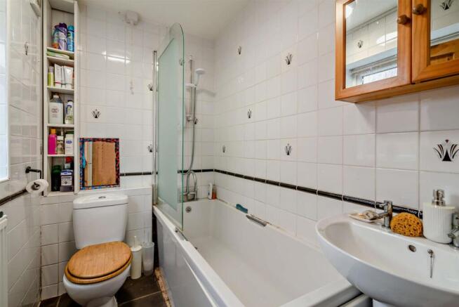 3 bed Semi-Detached for sale Image 8