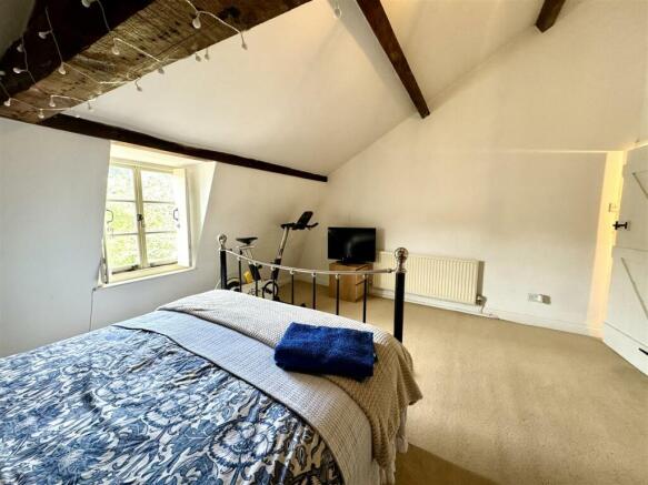 PRINCIPAL BEDROOM
