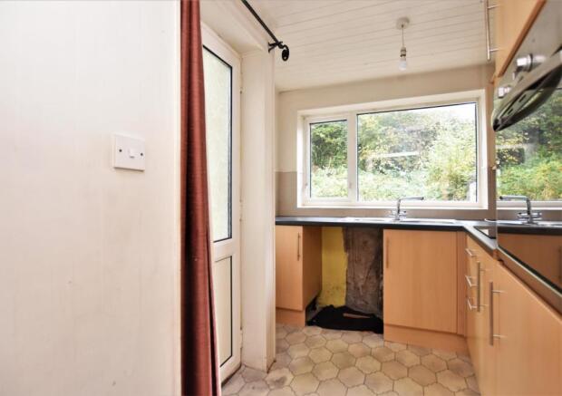 kitchen (2).JPG