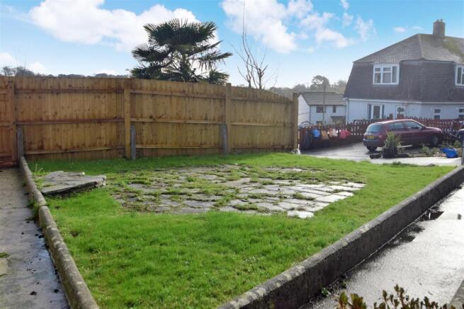 FRONT GARDEN