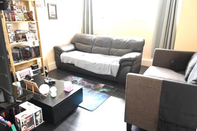 1 bed Apartment to rent Image 3