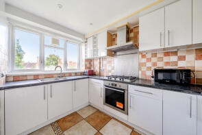 6, Newbridge Court, Hazelhurst Road, London SW17 0UE